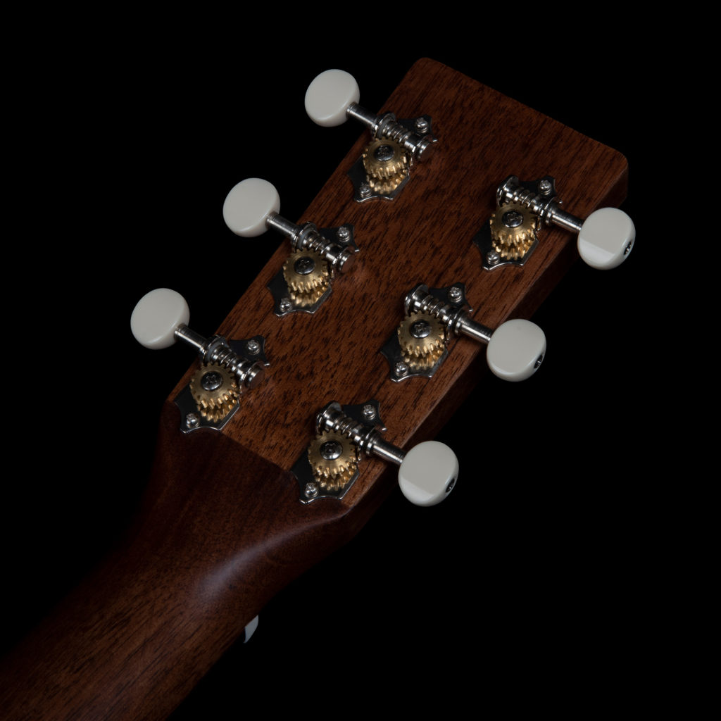 Art & Lutherie Legacy Natural EQ – 050710 back head