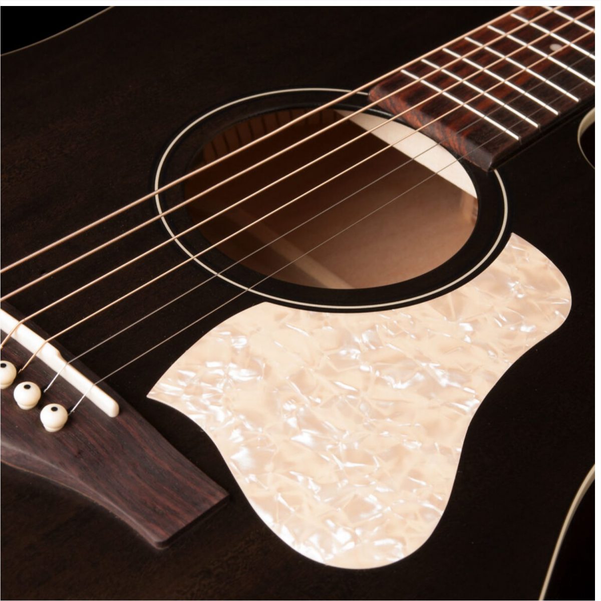 Art & Lutherie - Americana Faded Black CW Presys II-front2