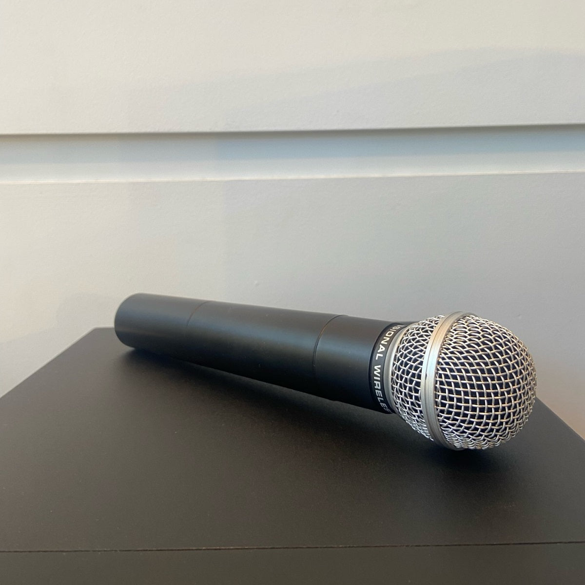 Music 8 - M81212HH - Professional Wireless Microphone system