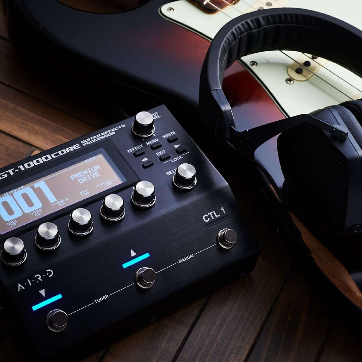 Boss GT1000CORE with headphone