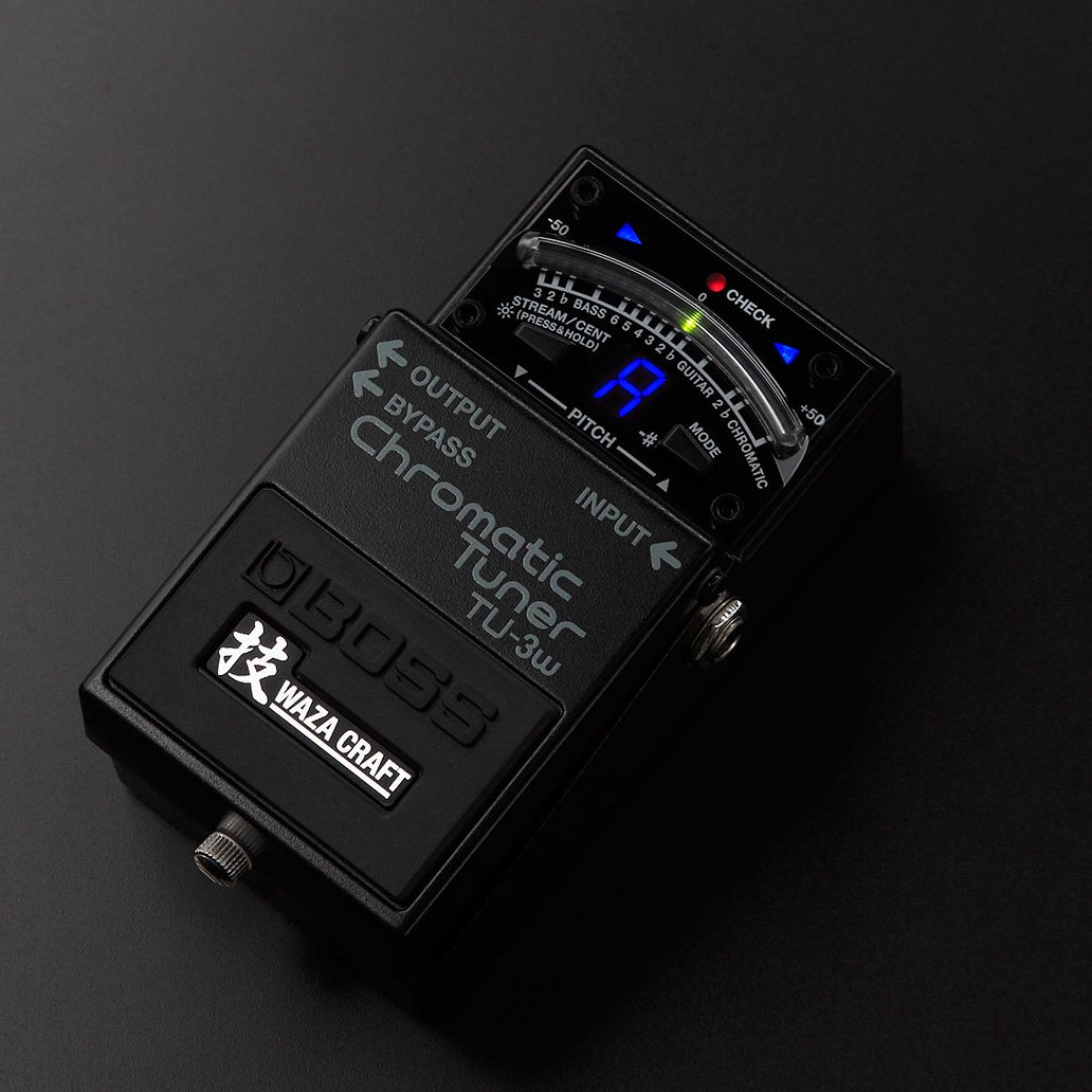 Boss TU3W Chromatic Tuner live