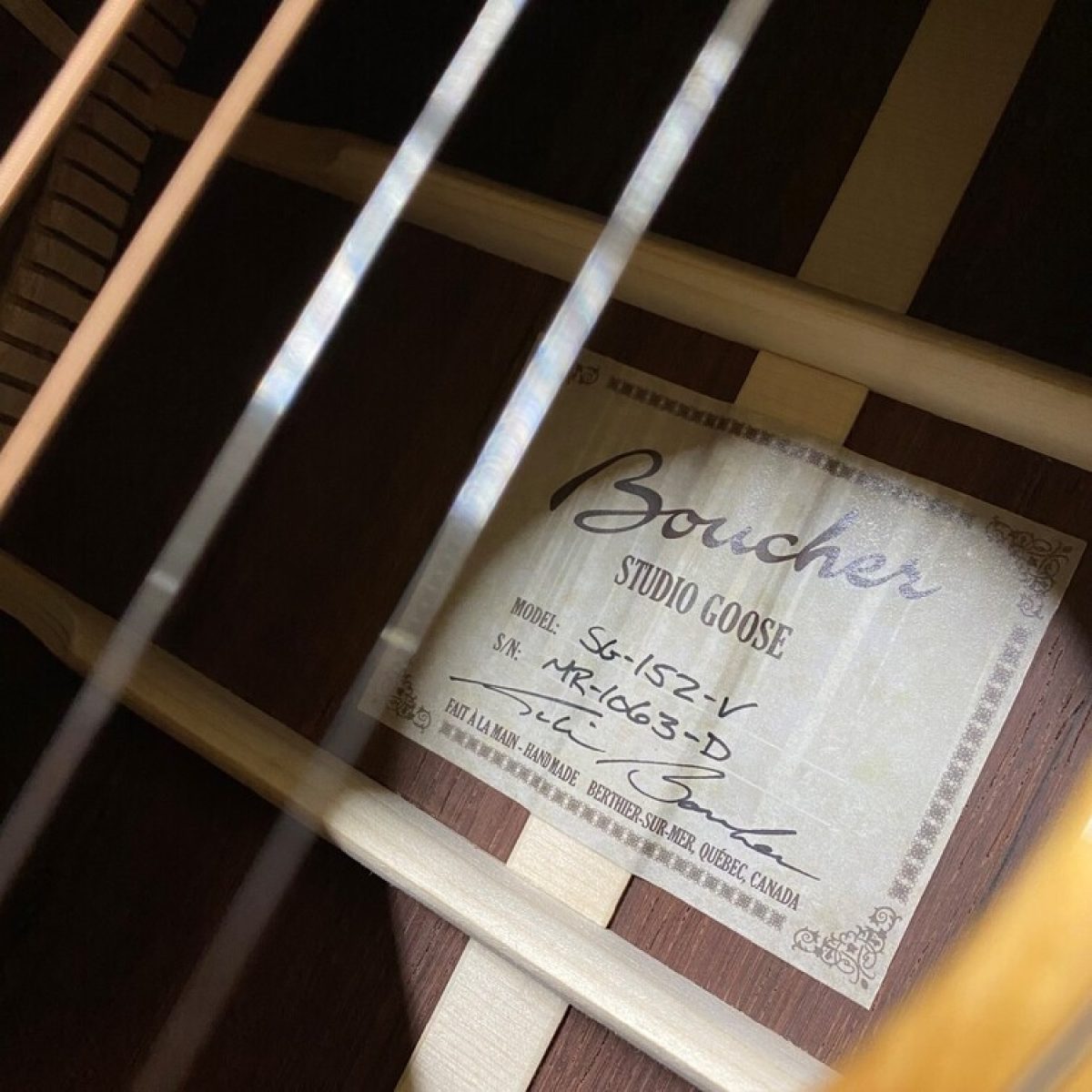 Boucher - SG-152 Vintage - Studio Goose Series Dreadnought - Madagascar Rosewood Sticker
