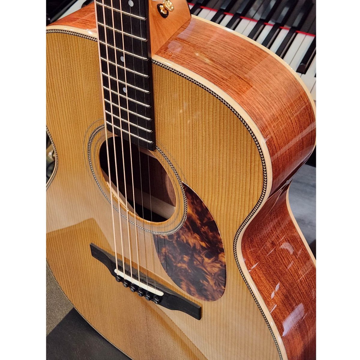 Boucher - SG-21-G - Studio Goose Series Om Hybrid - African Bubinga Body