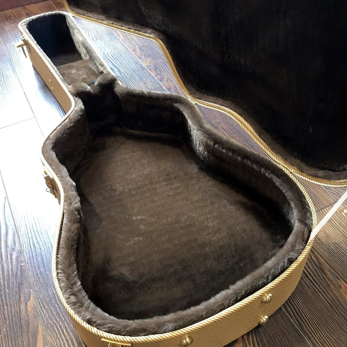 Boblen - HSJ-TW Tweed Hardshell Case For 6 & 12 String Dreadnought Guitar Open