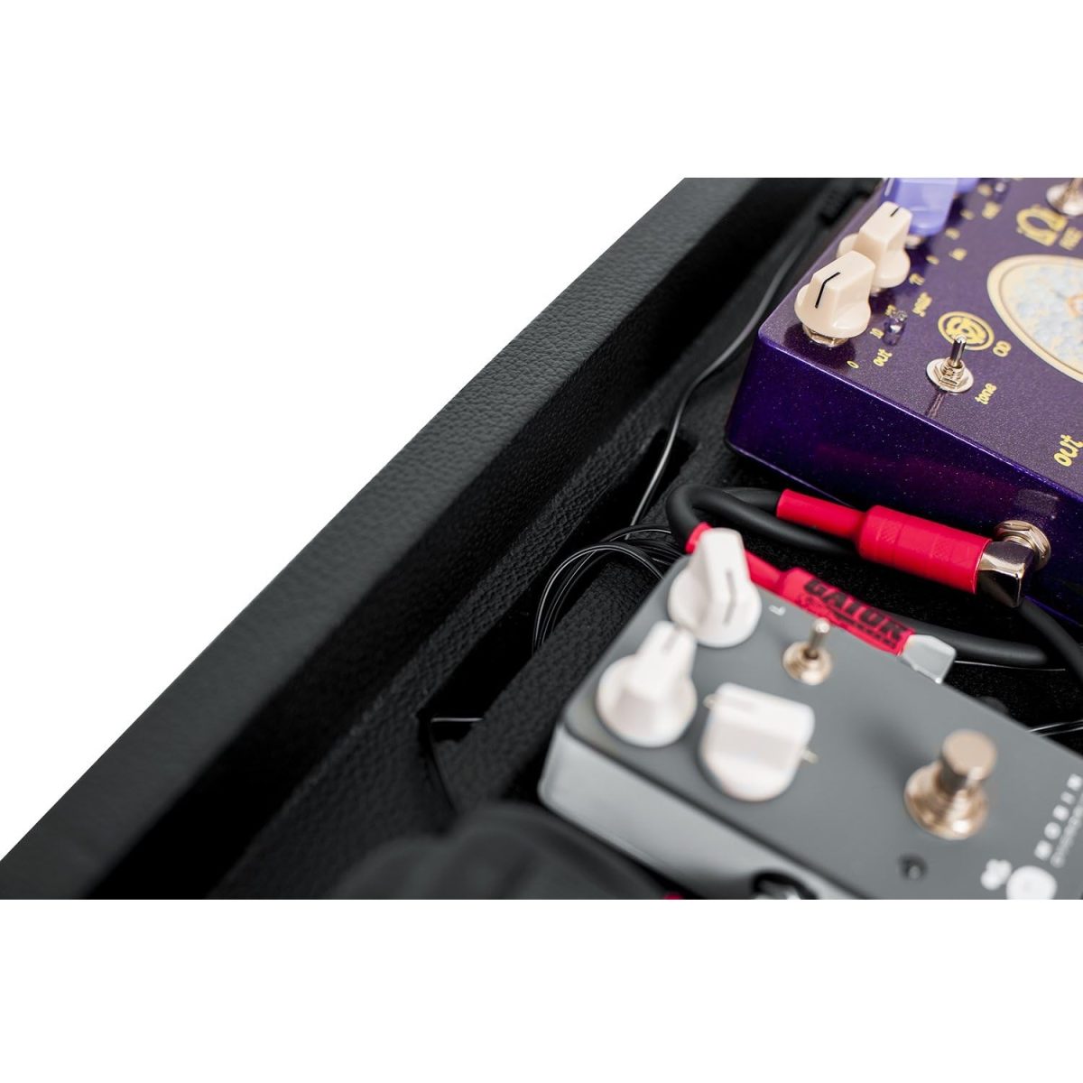 Gator - Pedal Board W/ Carry Bag & Power Supply - GPT-BL-PWR Power Cables