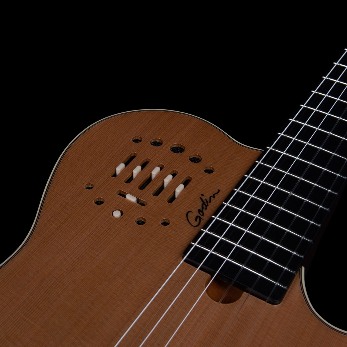 Godin - Multiact Grand Concert Deluxe - 49479 EQ