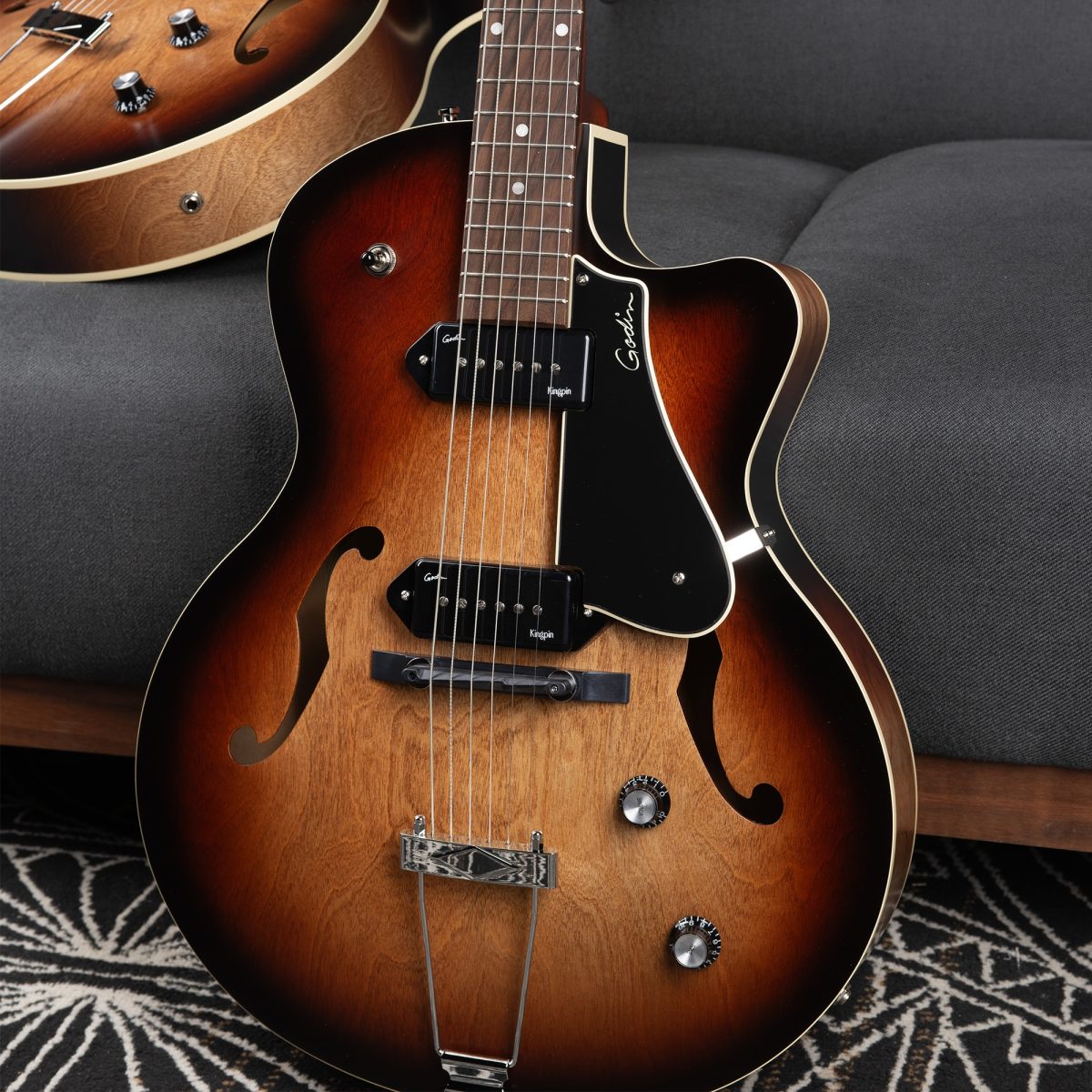 Godin - 5th Avenue CW Kingpin II Vintage Burst #053162