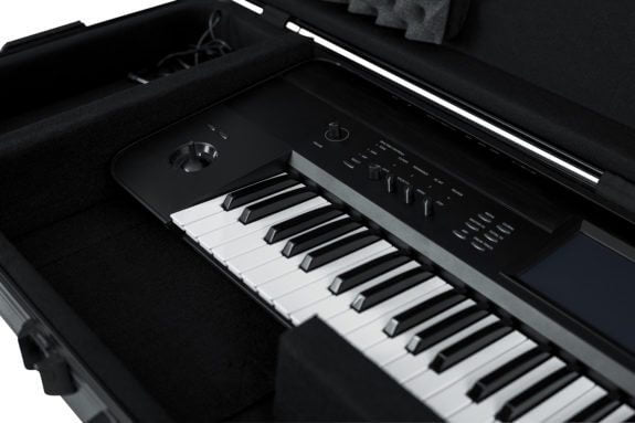 Gator - Molded 76-Note Keyboard Case with Wheels #GTSA-KEY76
