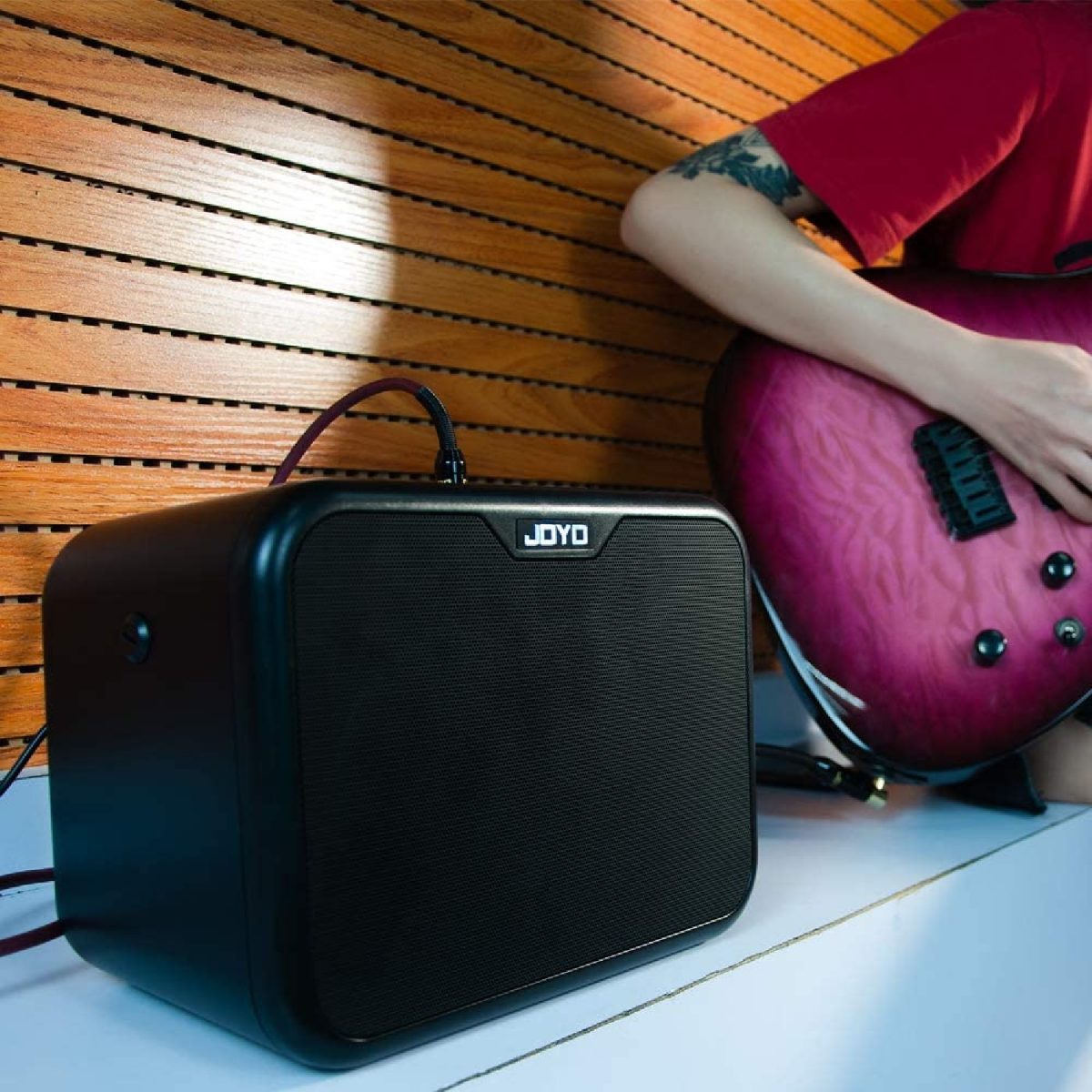 JOYO - MA-10E - Portable Electric Guitar Amp Use