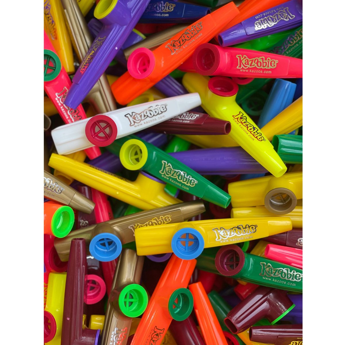 Kazoobie Kazoos – Plastic Kazoo with Logo #SKAZ-P1