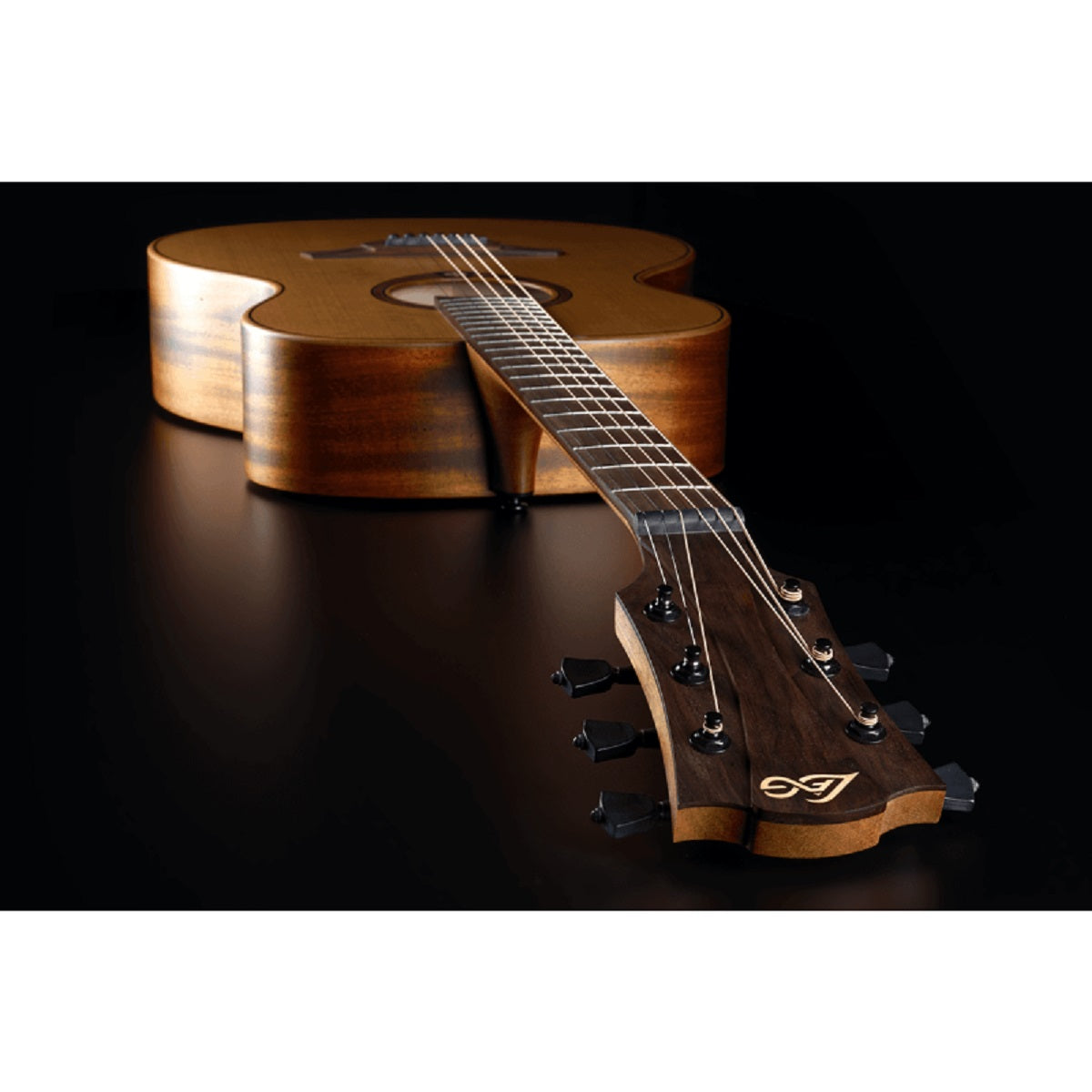 LAG Guitars - T170A Auditorium Natural Head