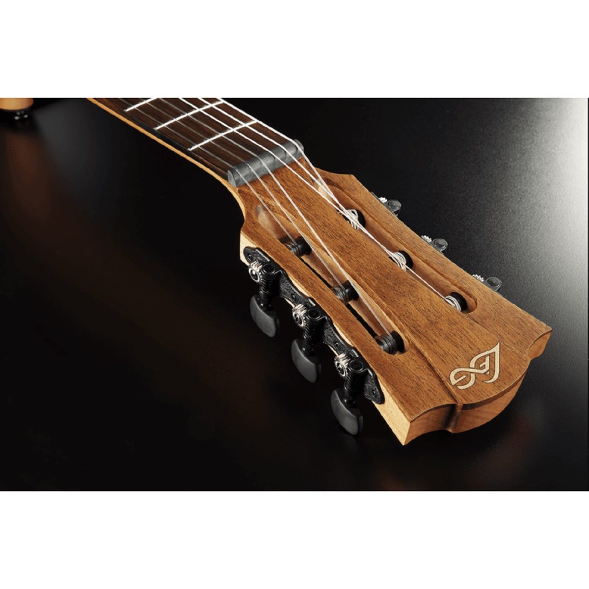 LAG Guitars - Tramontane 70 Nylon Auditorium Natural - TN70A Head