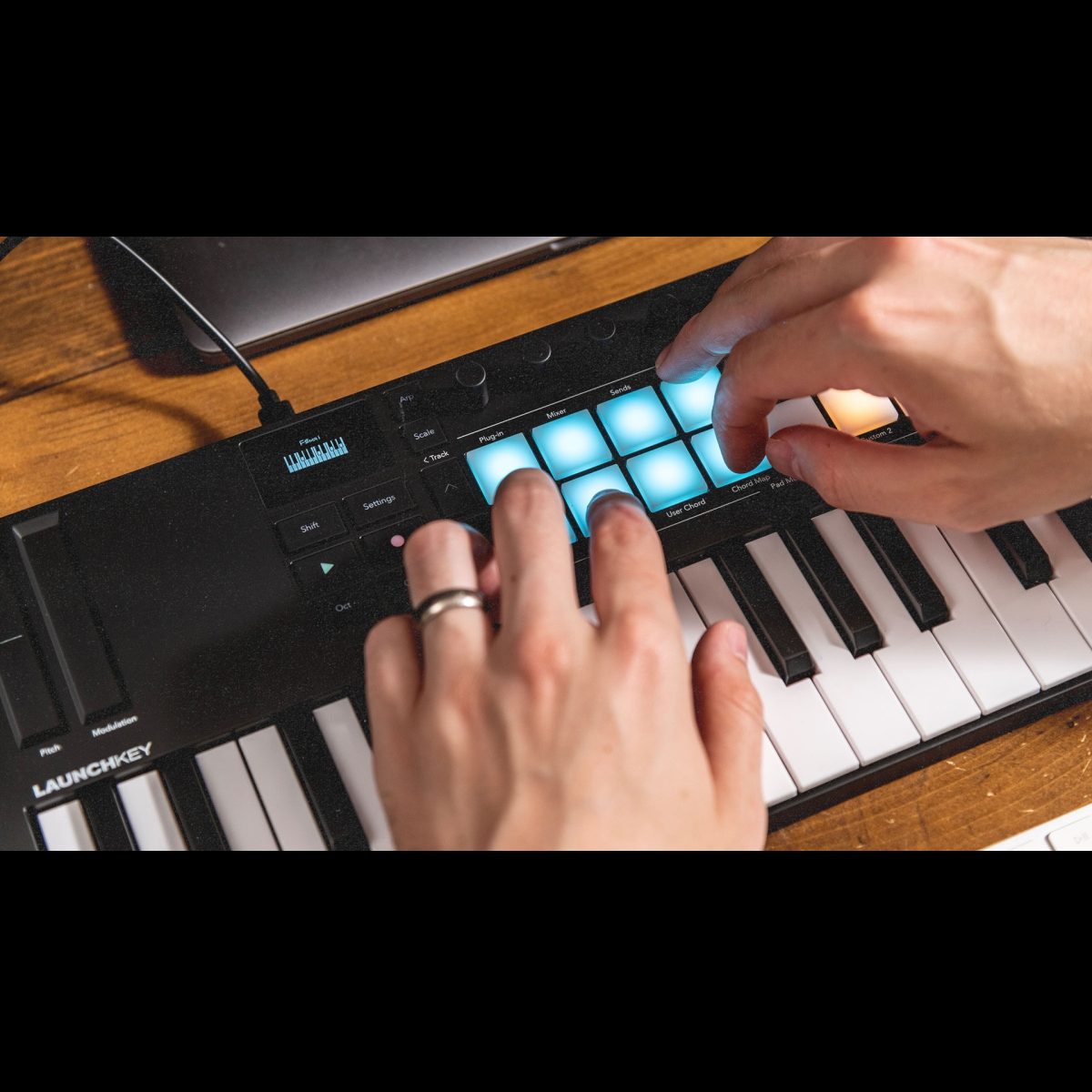 Novation - Launchkey Mini 37 MK4 Portable Creative Controller — 5