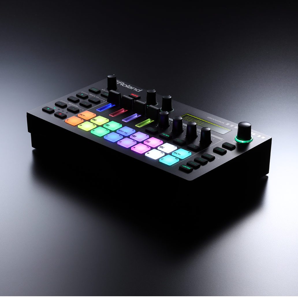 Roland MC101 Groovebox live