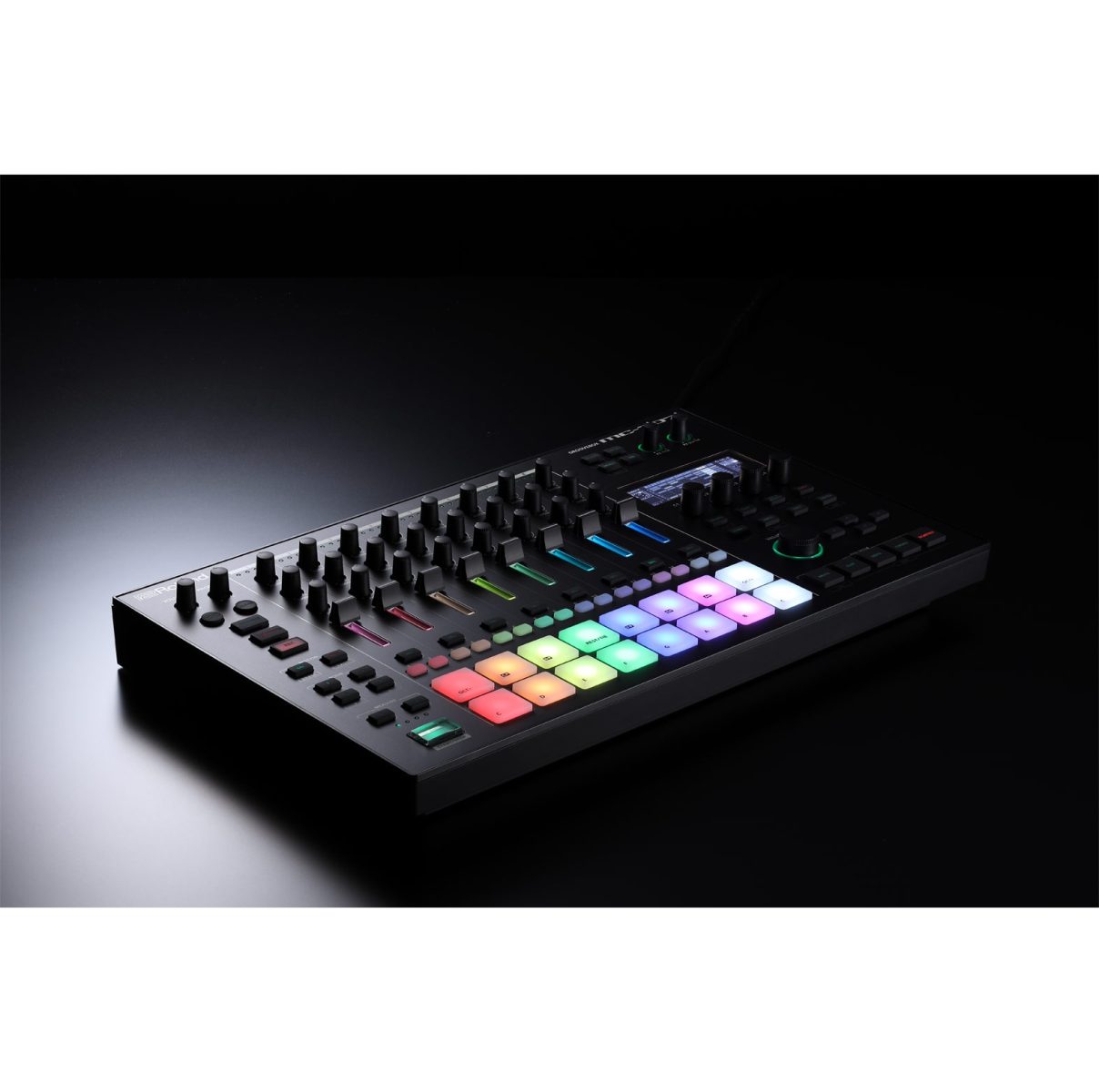 Roland MC707 Groovebox live