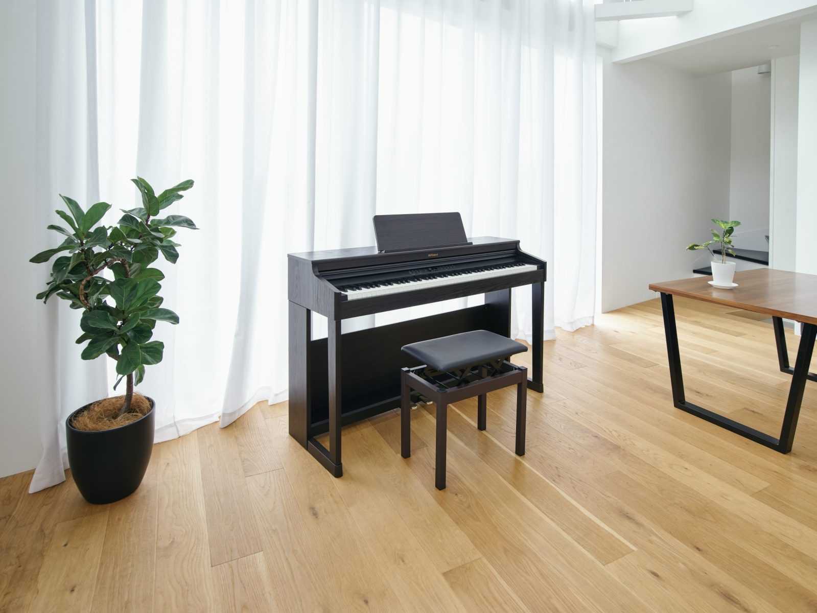Roland RP701CB room