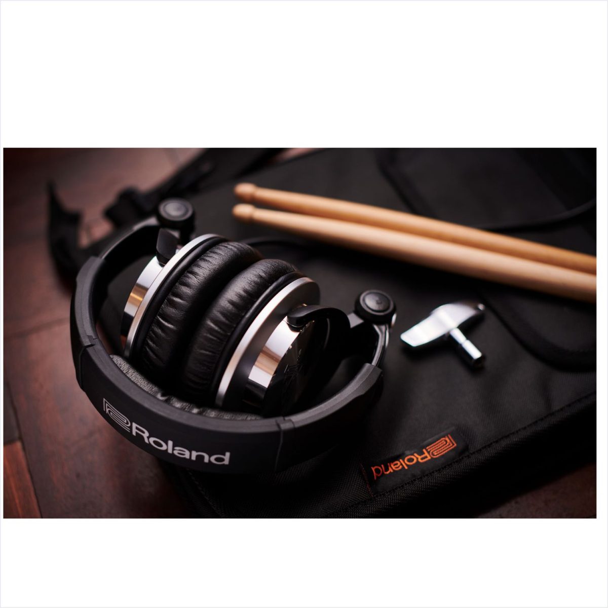 Roland - V-Drums Headphones-close