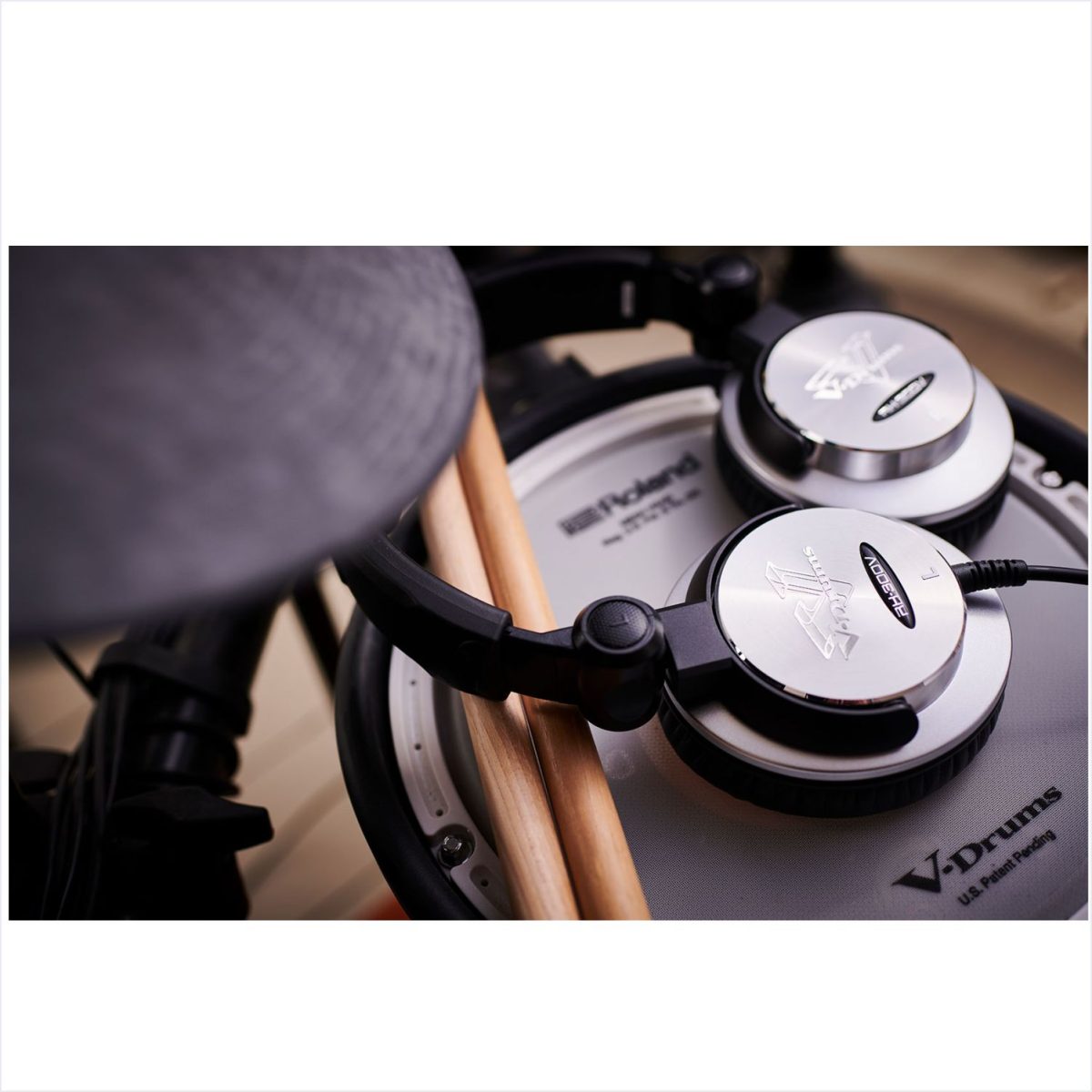 Roland - V-Drums Headphones-side2