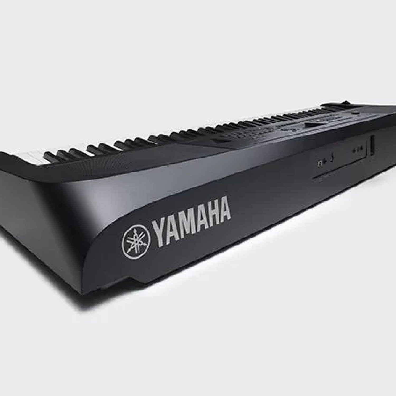 Yamaha DGX670B back angle