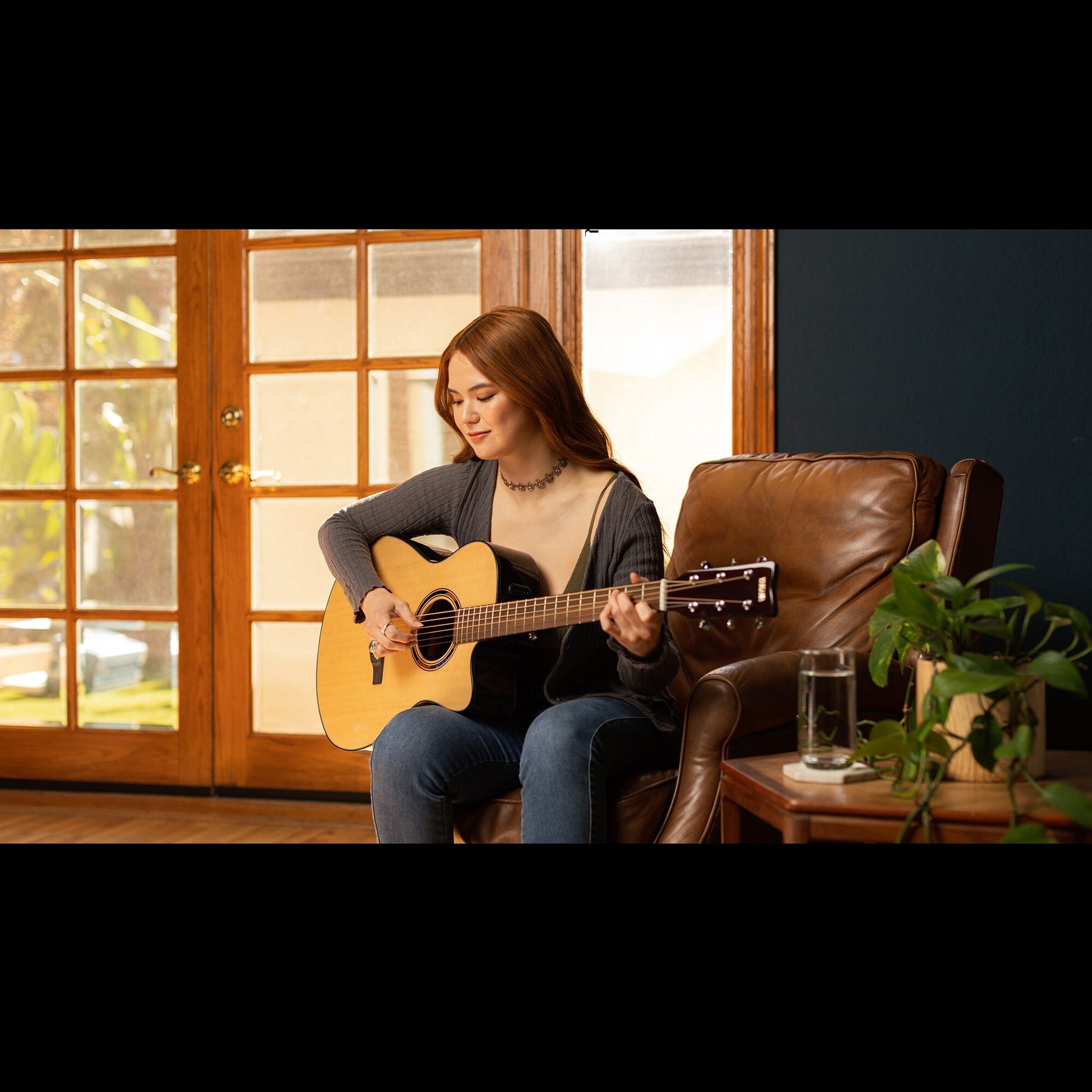 Yamaha - TAS1 C Natural TransAcoustic Concert Cutaway